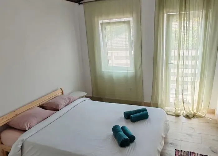 Casutadinvama Vama Veche